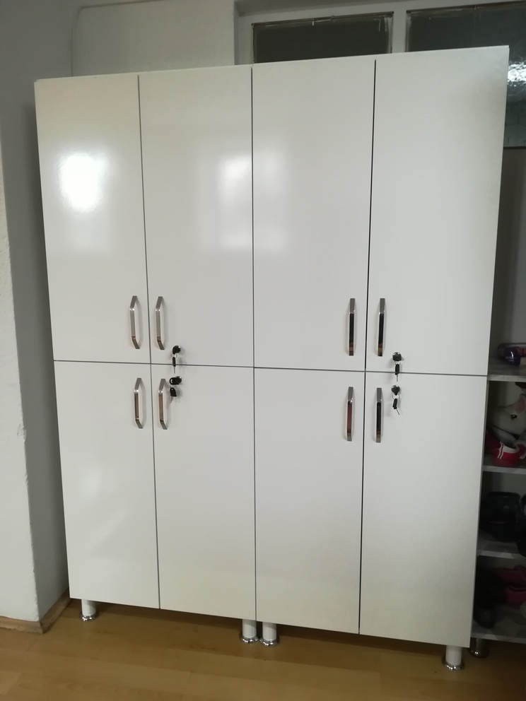 Kilitli Ayakkabı Dolabı